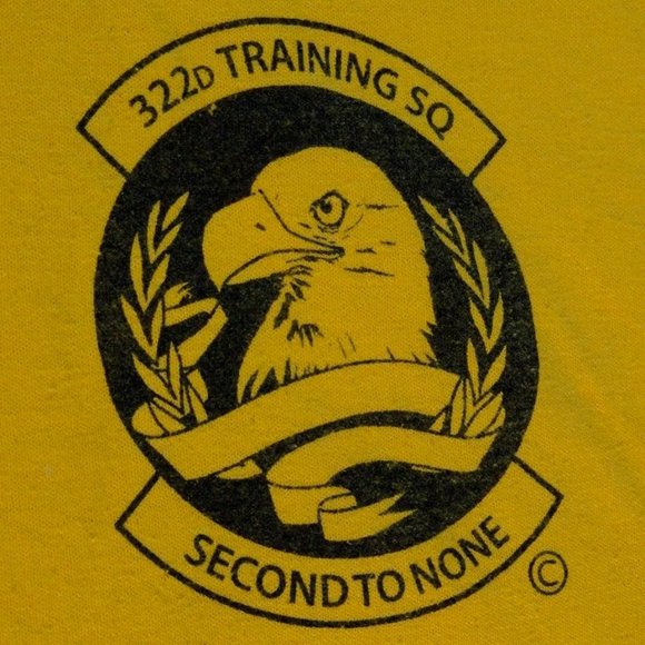 MEDIUM DISC USAF 322D 322ND TRS TRAINING SQUADRON 2ND TO NONE UNIT SHIRT SV 3320 - Picture 2 of 12